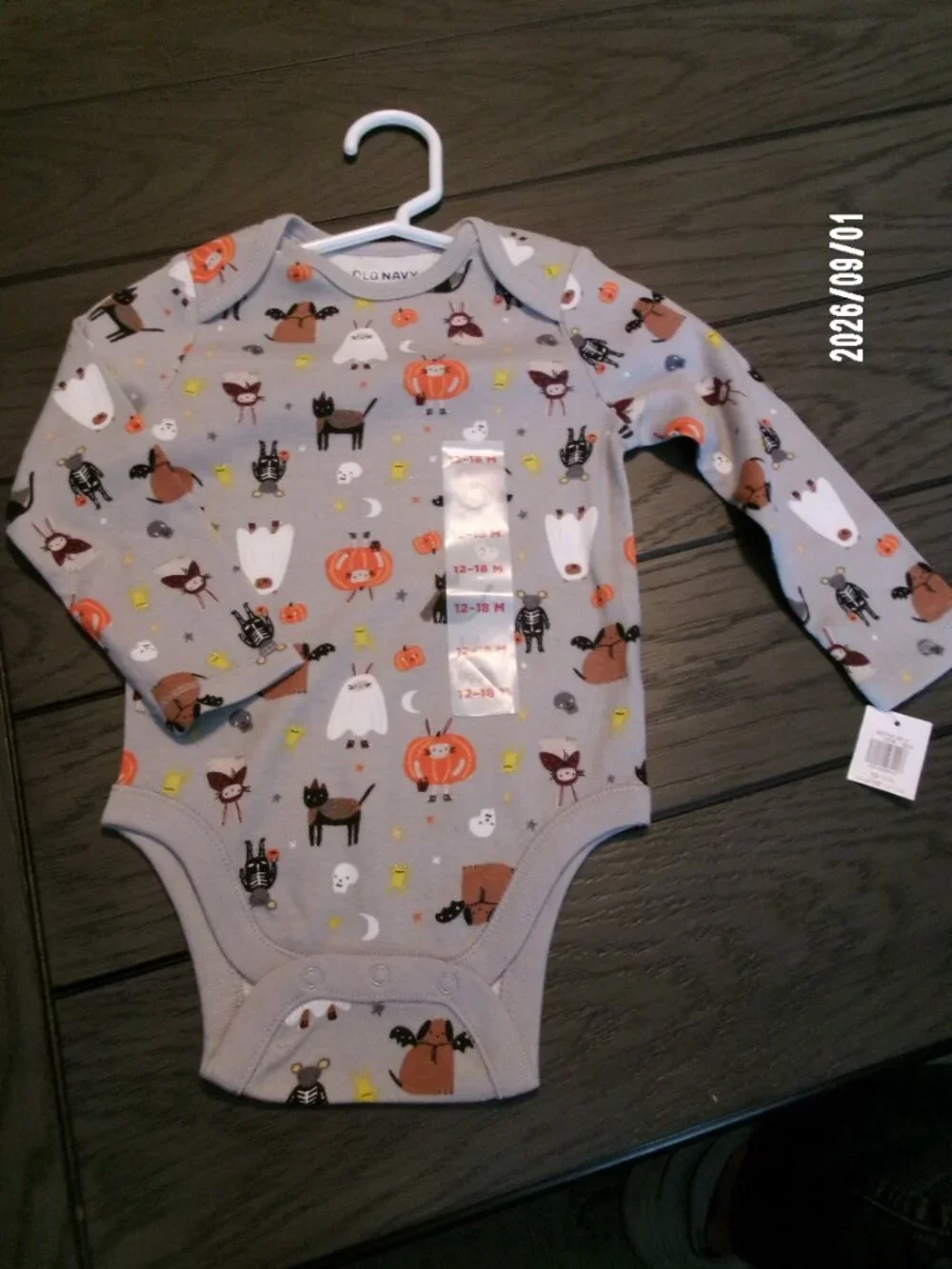 2 Old Navy NWT 12-18M Halloween Bodysuit Set Baby Fall Halloween Ghosts etc